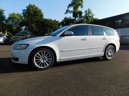 Used 2009 Volvo V50 2.4i image 4