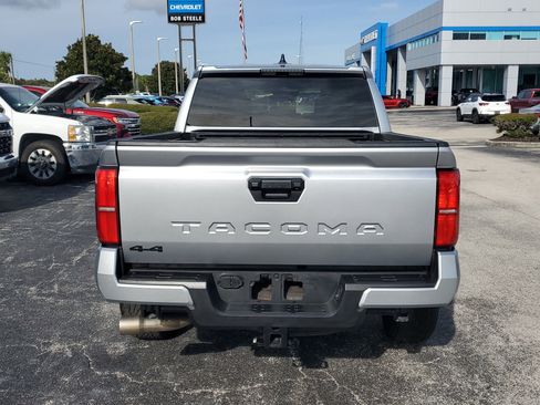 Used 2024 Toyota Tacoma TRD Off-Road image 5