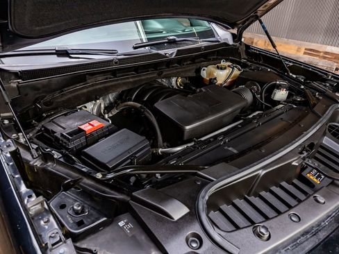 Used 2023 GMC Yukon SLE image 38