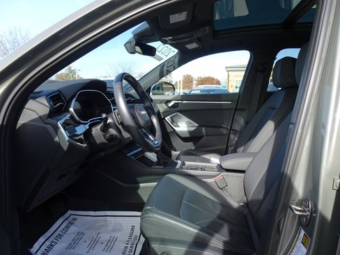 Certified 2022 Audi Q3 2.0T Premium Plus w/ Premium Plus Package image 9