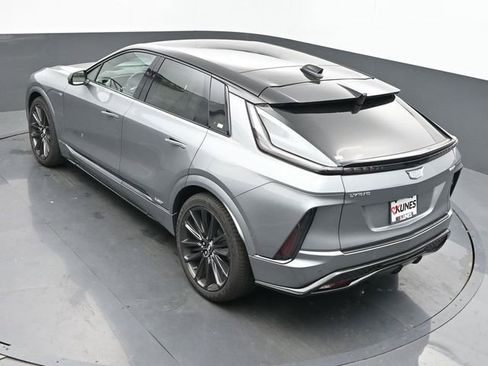 New 2026 Cadillac Lyriq V image 37