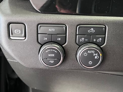 Used 2022 Chevrolet Silverado 1500 LT image 26