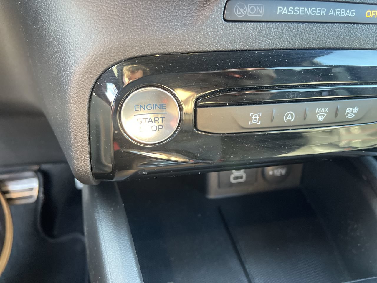 Used 2024 Ford Escape ST-Line w/ Tech Pack #1 AWD/4WD image 17