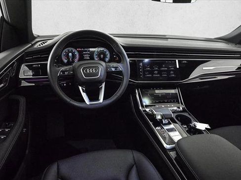 Used 2025 Audi Q8 Premium Plus w/ Premium Plus Package image 19