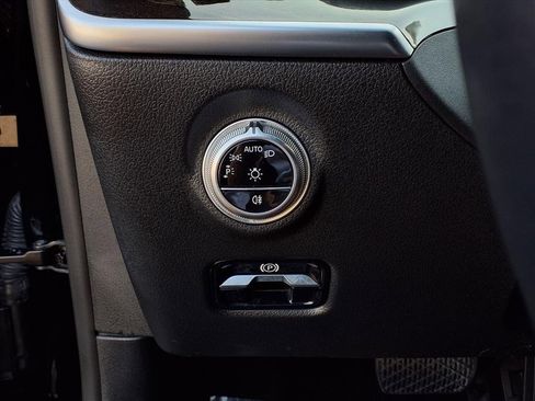 Used 2022 Mercedes-Benz C 300 Sedan image 12