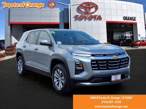 Used 2025 Chevrolet Equinox LT FWD image 1