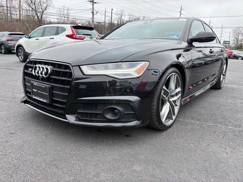 Used 2018 Audi S6 Prestige w/ Prestige Package image 3