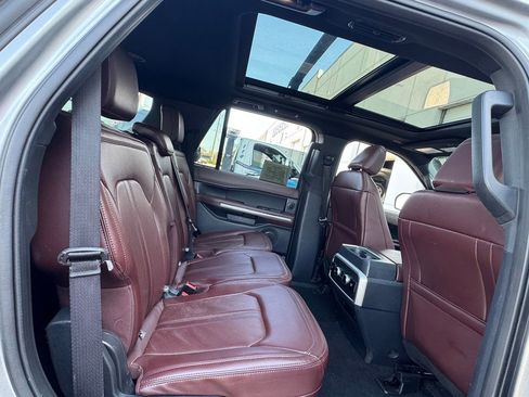 Used 2024 Ford Expedition Limited AWD/4WD image 32