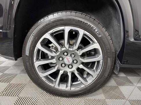 Used 2022 GMC Acadia Denali w/ Denali Ultimate Package image 15