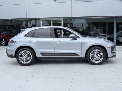 Certified 2024 Porsche Macan AWD/4WD image 8