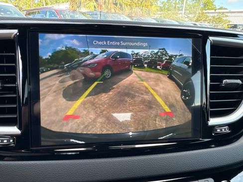 New 2026 Chrysler Voyager LX image 22