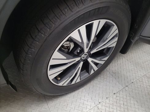 Used 2021 Nissan Rogue SV image 31