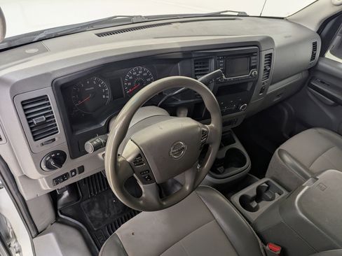 Used 2018 Nissan NV 2500 SV image 4
