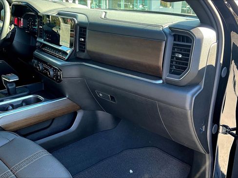 Used 2026 Chevrolet Silverado 1500 High Country w/ Midnight Edition image 17