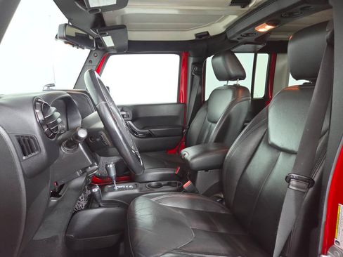 Used 2015 Jeep Wrangler Unlimited Sahara AWD/4WD image 20