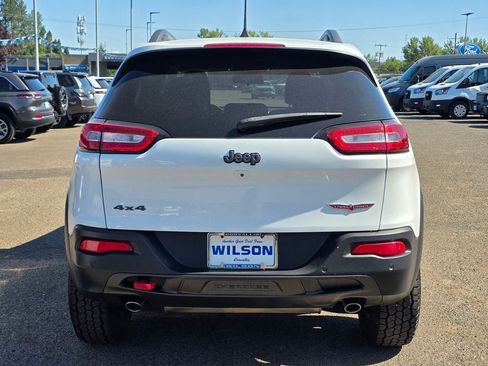Used 2018 Jeep Cherokee Trailhawk AWD/4WD image 8