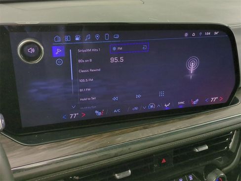 Used 2025 Chevrolet Suburban Z71 image 13