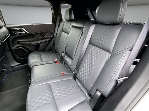 Used 2024 Mitsubishi Outlander SEL Black Edition image 21