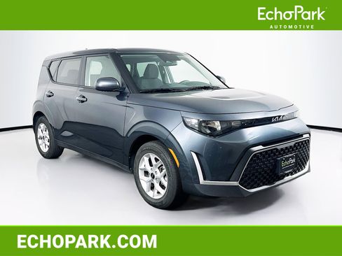 Used 2025 Kia Soul LX w/ LX Technology Package FWD image 1