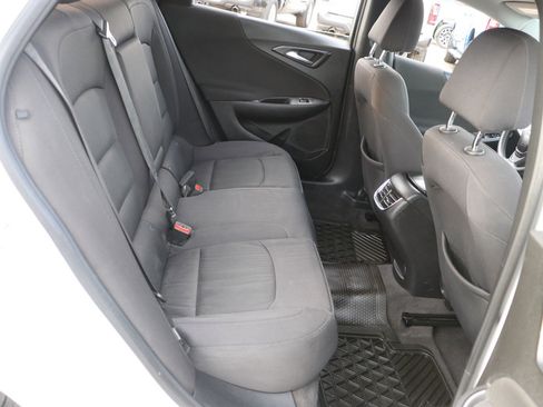 Used 2020 Chevrolet Malibu LT image 30