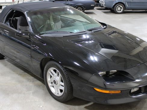 Used 1995 Chevrolet Camaro Z28 RWD image 39