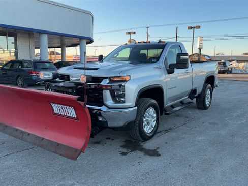 Used 2022 Chevrolet Silverado 3500 LT w/ Convenience Package image 7