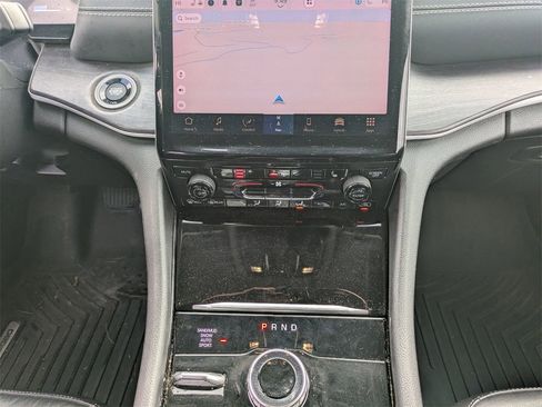 Used 2023 Jeep Grand Cherokee L Limited w/ Black Appearance Package image 32