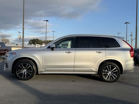 Used 2020 Volvo XC90 T6 Momentum image 8