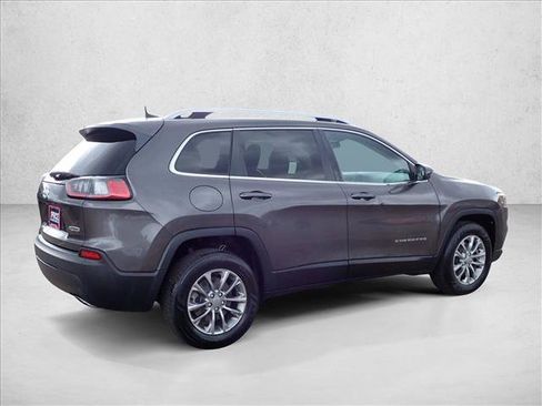 Used 2019 Jeep Cherokee Latitude Plus w/ Cold Weather Group AWD/4WD image 4