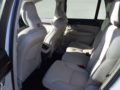 Used 2019 Volvo XC90 T6 Momentum w/ Protection Package Premier image 8