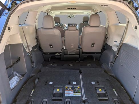 Used 2024 Toyota Sienna XLE image 52