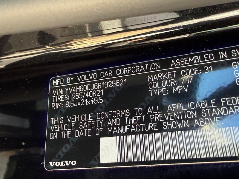 Used 2024 Volvo XC60 T8 Ultimate w/ Climate Package AWD/4WD image 25