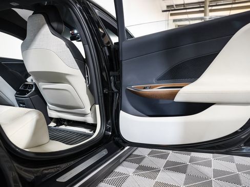 Used 2022 Lucid Air Grand Touring image 22