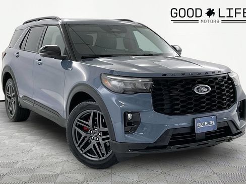 Used 2025 Ford Explorer ST-Line w/ Premium Package AWD/4WD image 1