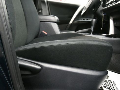 Used 2017 Toyota RAV4 LE w/ All Weather Liner Package FWD image 25