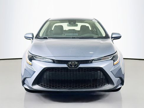 Used 2022 Toyota Corolla LE FWD image 2