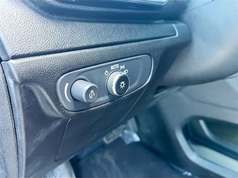 Used 2022 Chevrolet Bolt LT image 10