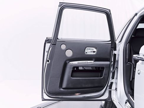 Used 2015 Rolls-Royce Ghost RWD image 39
