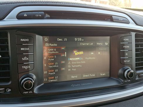 Used 2019 Kia Sorento EX image 17