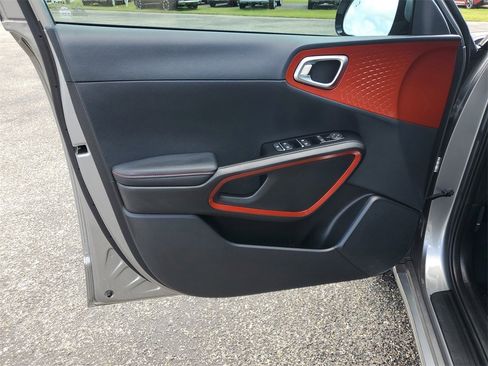 Used 2025 Kia Soul GT-Line image 8