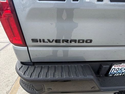 Used 2023 Chevrolet Silverado 1500 ZR2 w/ Technology Package AWD/4WD image 14