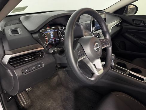 Used 2026 Nissan Altima 2.5 SV FWD image 15