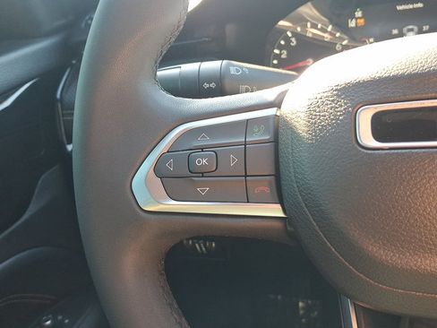 Used 2022 Jeep Compass Latitude AWD/4WD image 10