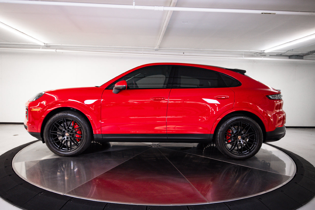 Certified 2026 Porsche Cayenne S AWD/4WD image 2
