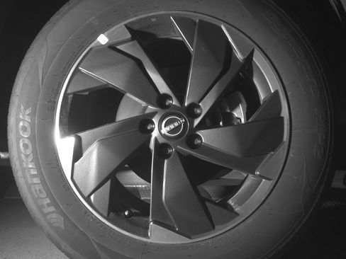 Used 2025 Nissan Rogue SV image 13