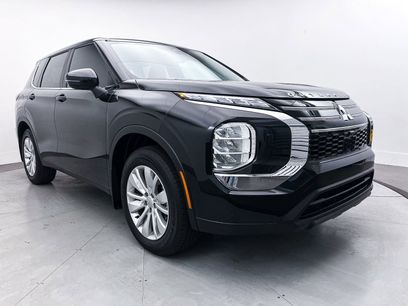 New 2025 Mitsubishi Outlander ES