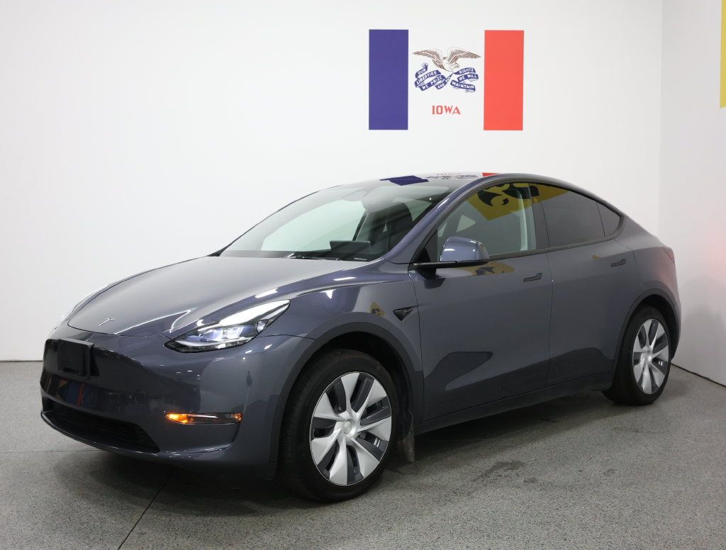 Used 2023 Tesla Model Y 2WD image 8