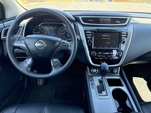 Used 2019 Nissan Murano FWD image 16