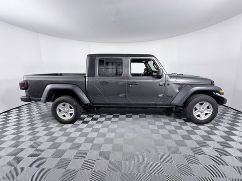 Used 2023 Jeep Gladiator Sport image 8