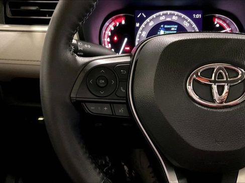 Used 2023 Toyota RAV4 XLE w/ Convenience Package image 18